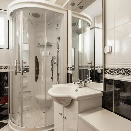Beautiful In With Wifi Apartment *