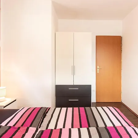 Beautiful In With Wifi Apartment